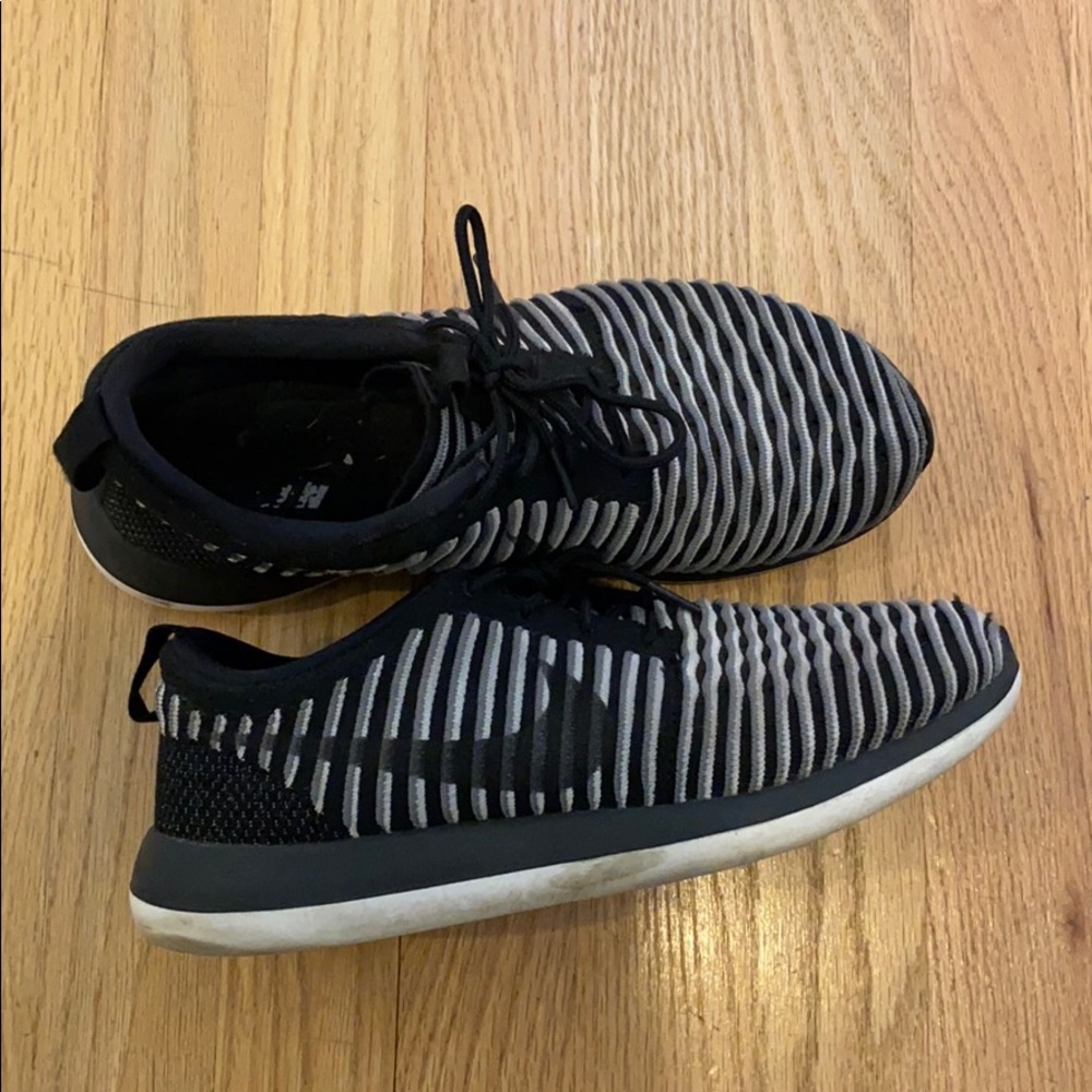 Nike Flyknit Sneakers